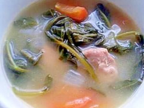 暑い夏にぴったり、フィリピンの酸っぱいスープ